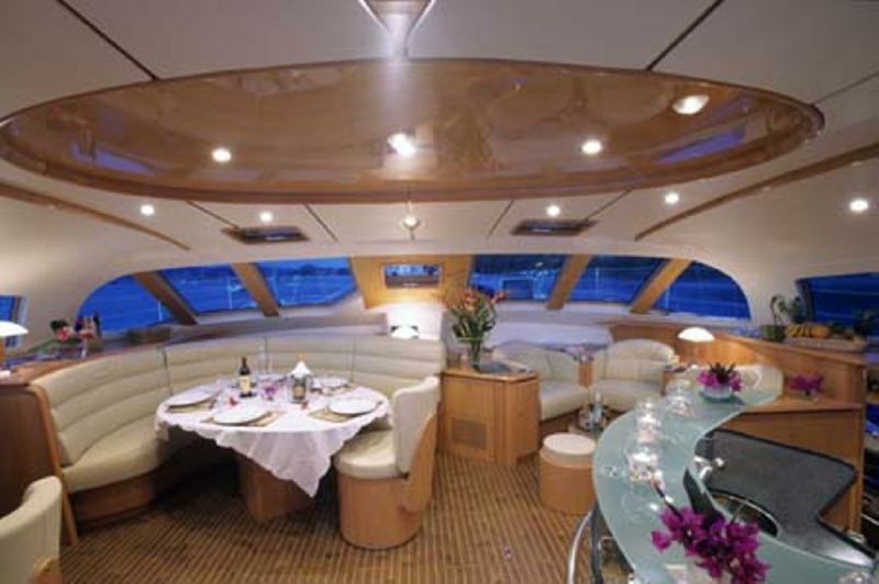 Used Sail Catamaran for Sale 2006 Privilege 585 Layout & Accommodations